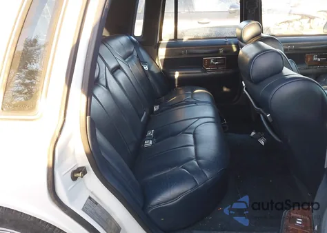 1990 Lincoln Town Car Signature из США, поврежденный, VIN 1LNLM82F5LY607417